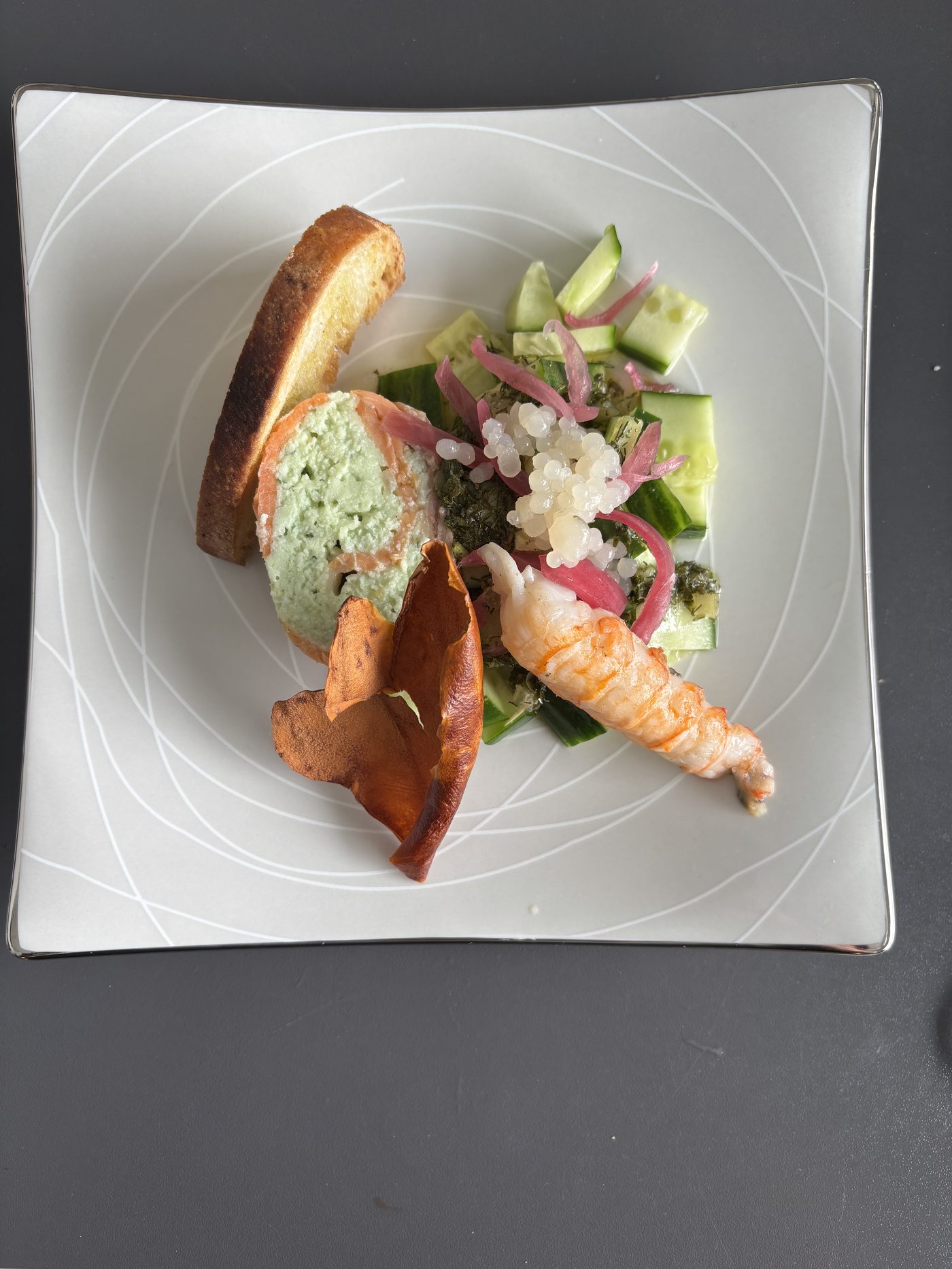 Toast au saumon fumé et gambas